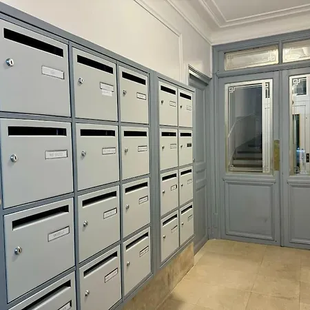 Apartment Nouveau Paris