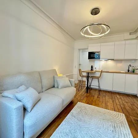 Apartment Nouveau Paris