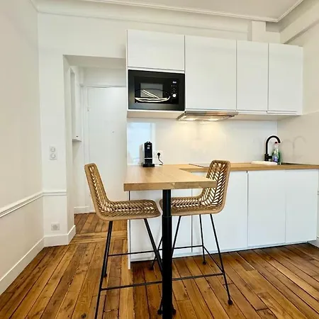 Nouveau Apartment Paris