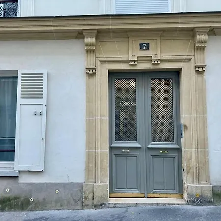 Nouveau Apartment